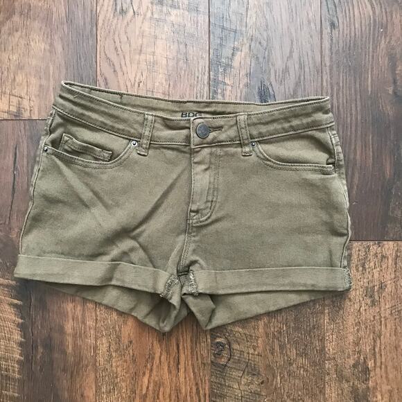 BDG Alexa Shorts Size 27 Olive Green Denim Jean Shorts - Picture 1 of 6